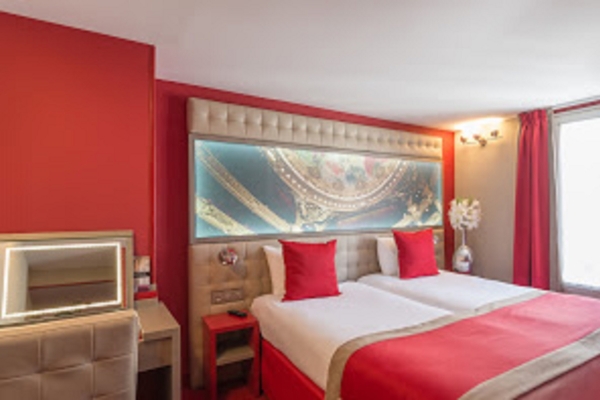 Hotel Regina Opera